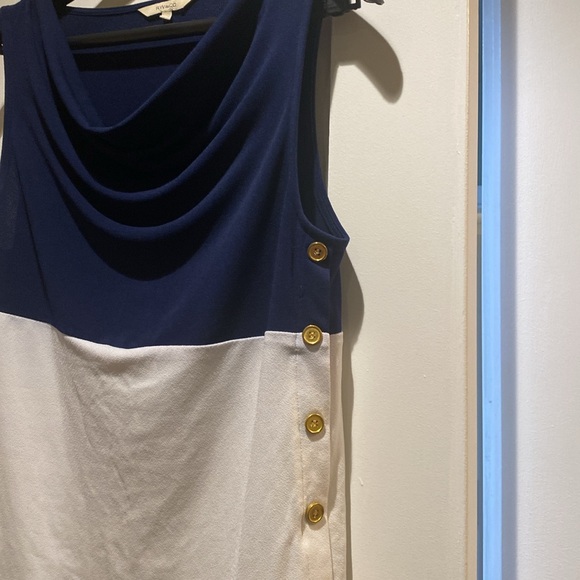 RW&Co sleeveless top. Size M - Picture 2 of 6